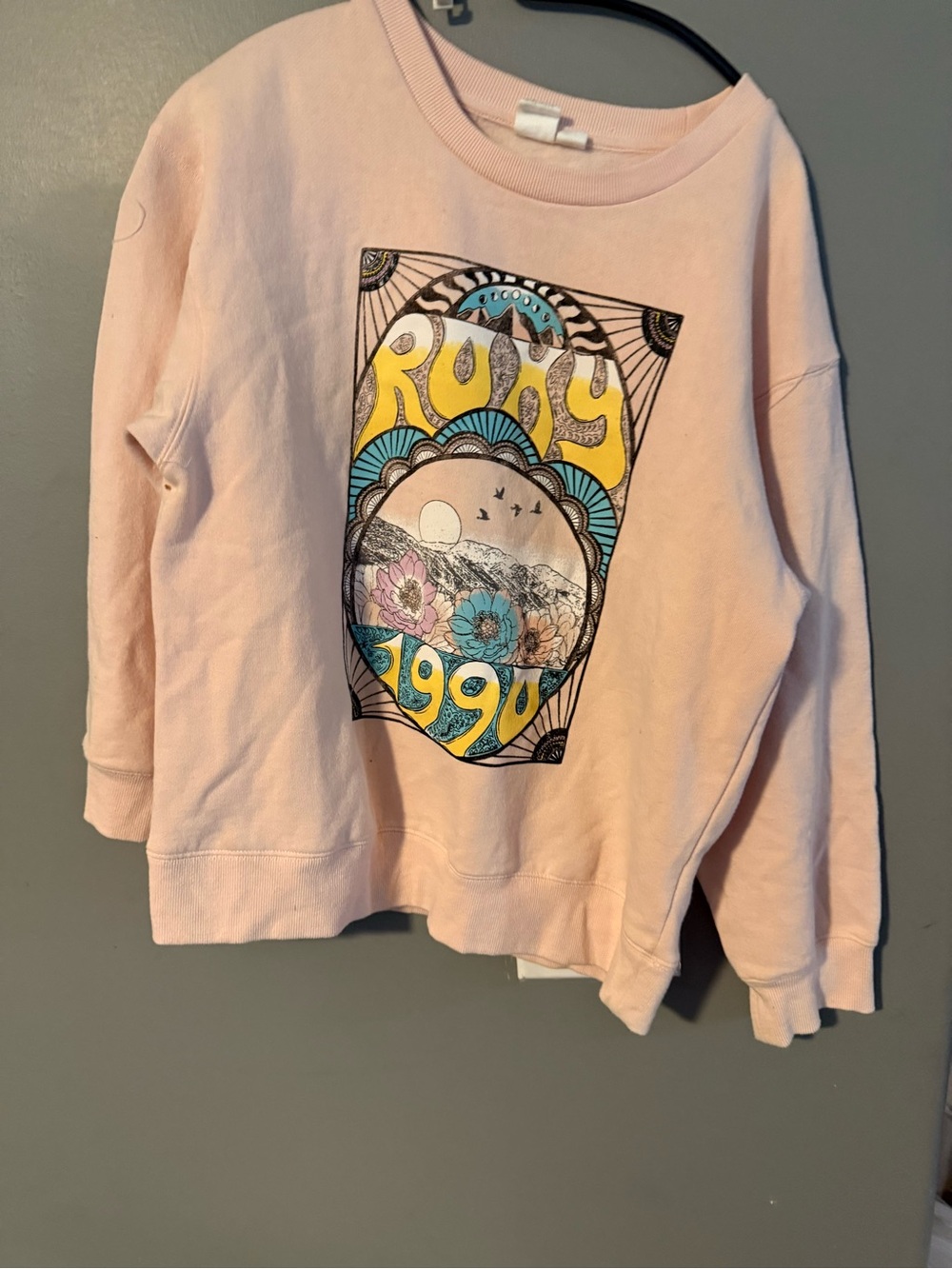 Roxy Pink Graphic Crewneck Sweatshirt with Yellow & Blue Accents